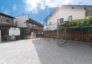現地から一番近い小さな公園三原5丁目児童遊園地