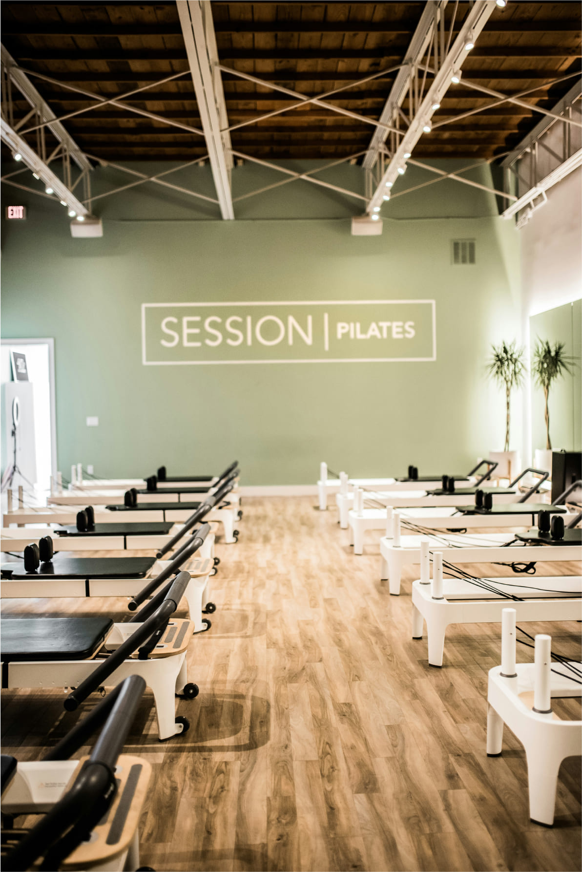 Let's enjoy Machine PILATES