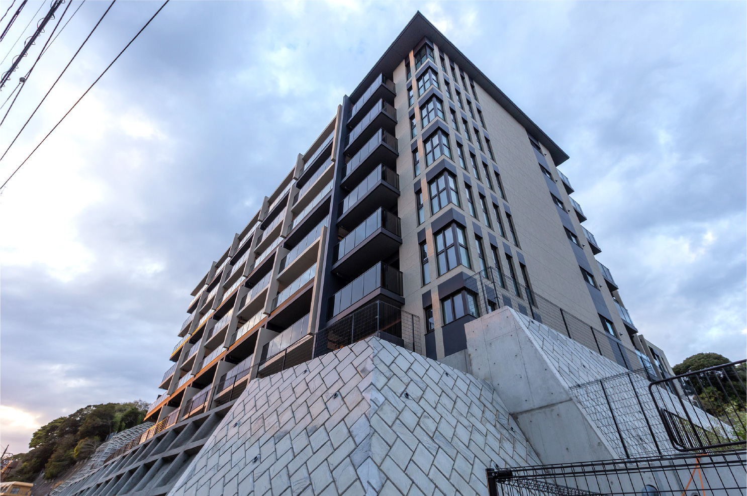 レーベン横浜山手ONE WARD COURT