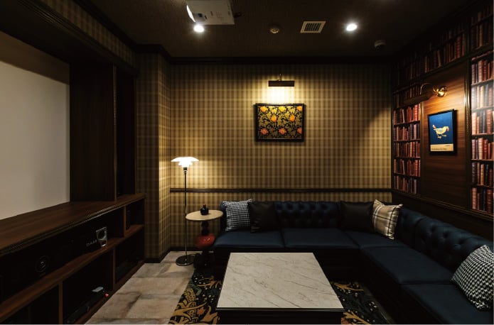 KARAOKE ROOM
