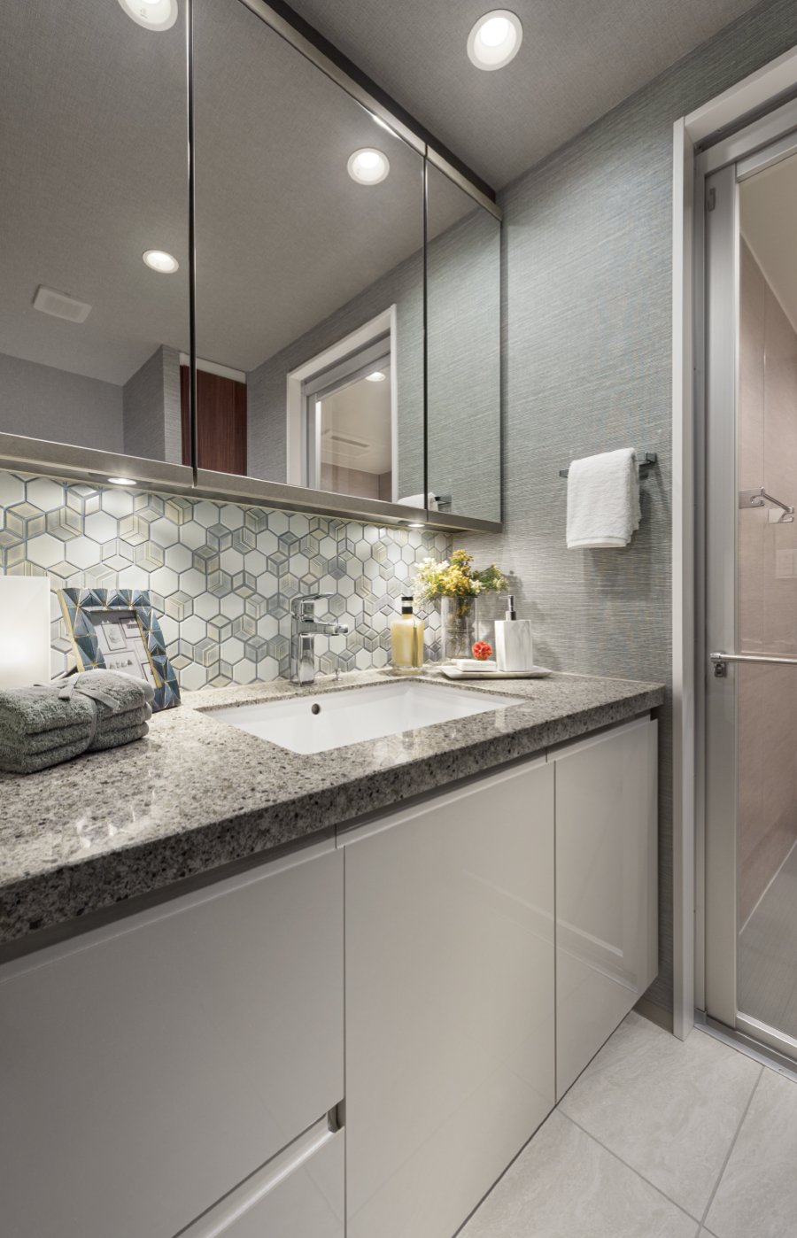 POWDER ROOM