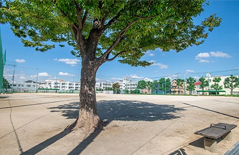 東小松川スポーツ公園 （約180m／徒歩3分）
