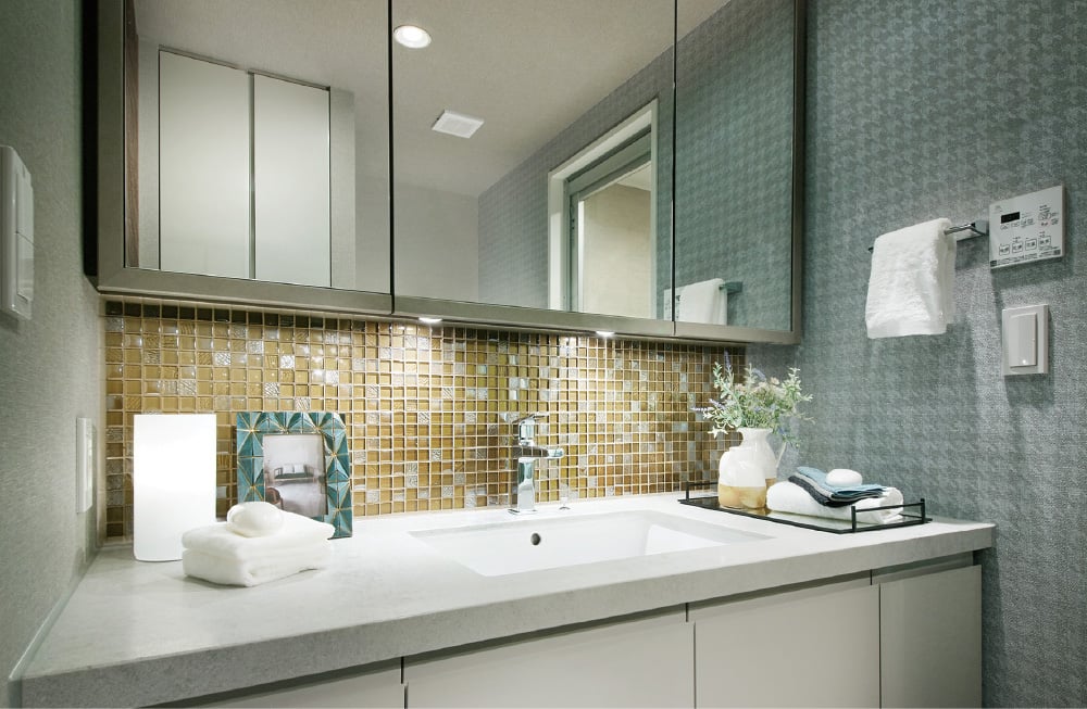 POWDER ROOM