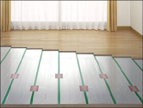 室内の快適温度を逃がさないガス温水式床暖房