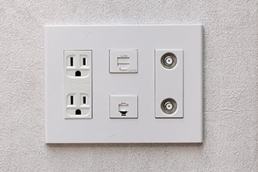 マルチメディアコンセント