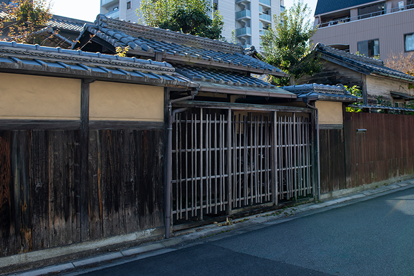 現地周辺の街並み