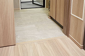 フラットフロア