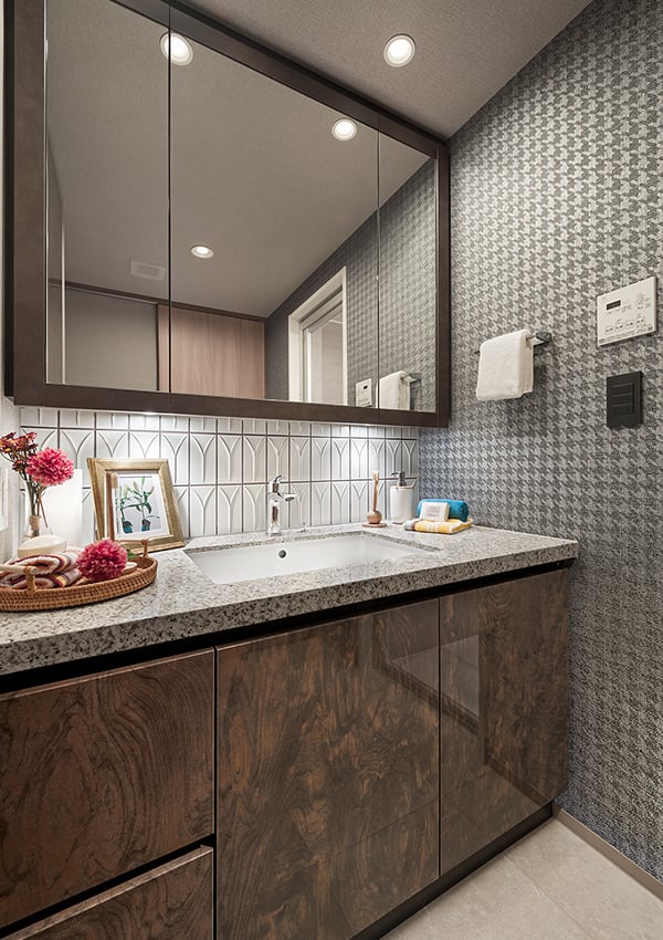 POWDER ROOM