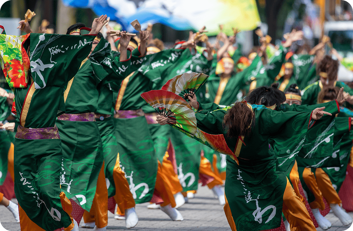 南国土佐の情熱が舞う よさこい祭り