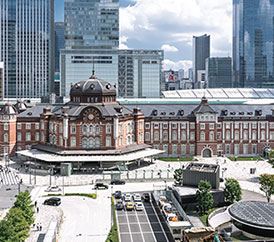「東　京」駅