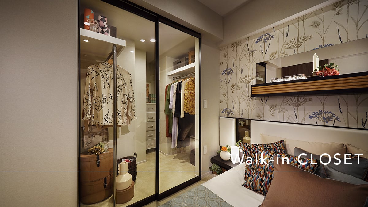 Walk-in CLOSET