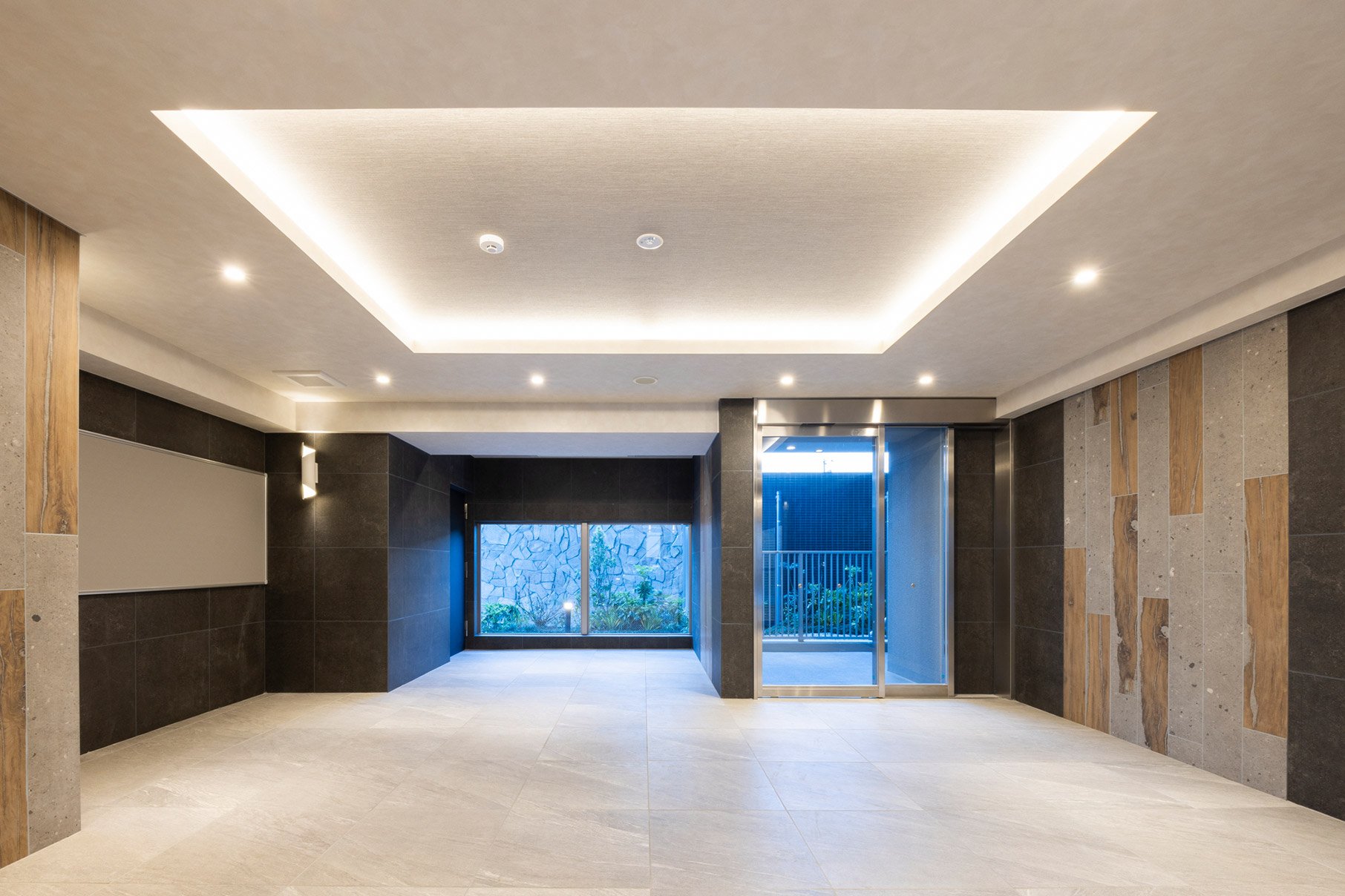 ENTRANCE HALL