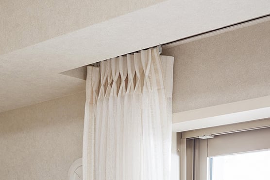 カーテンボックス