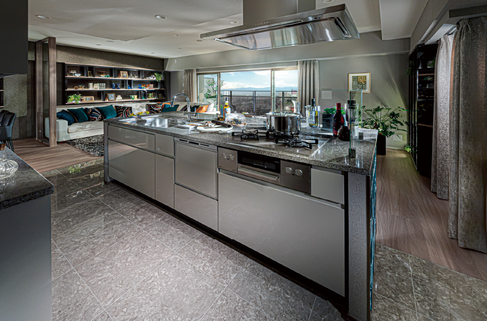 KITCHEN