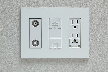 マルチメディアコンセント