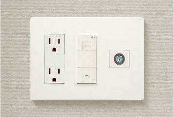 マルチメディアコンセント