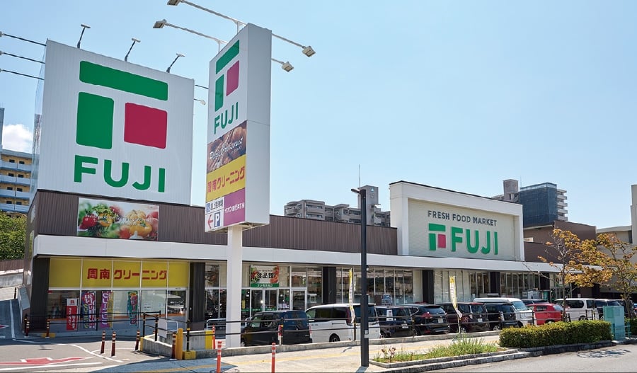 フジ 桜馬場店（徒歩10分／約740m）