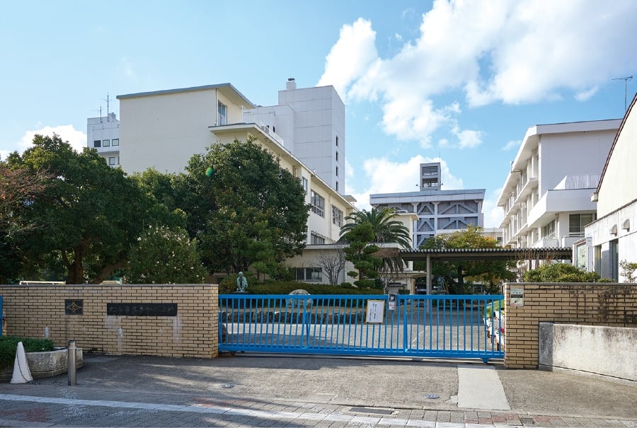 市立番町小学校徒歩11分（約870m）