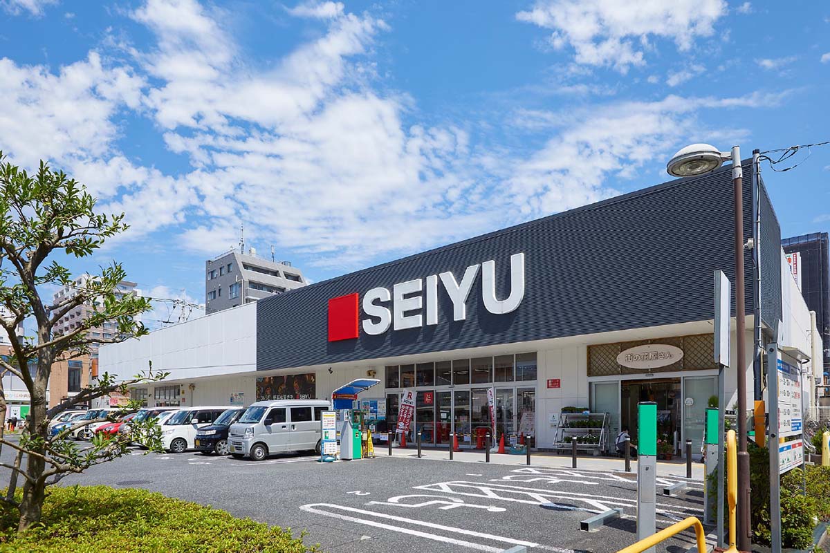 西友草加店（徒歩8分・約620m）