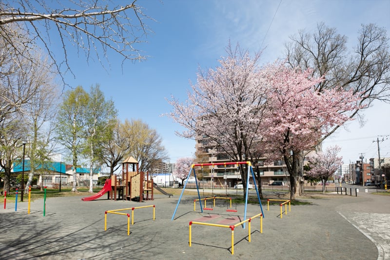 やちだも公園（徒歩5分・約380m）