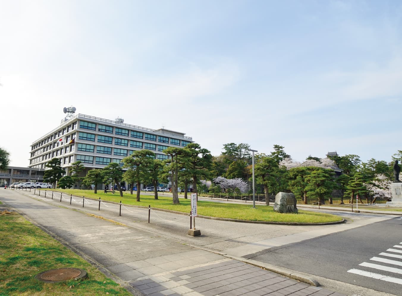 島根県庁（徒歩4分／約270m）