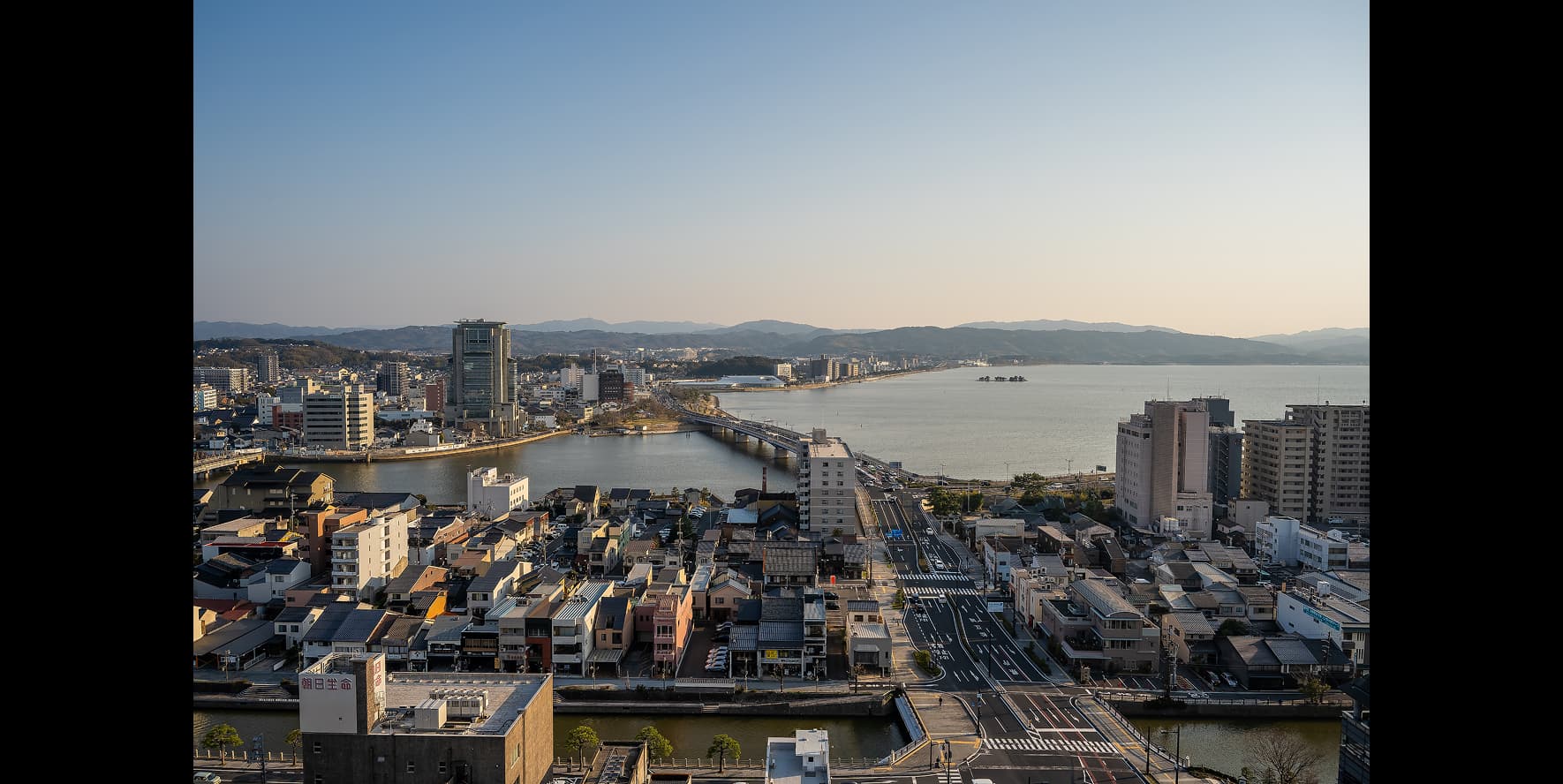 松江湾（夕方）